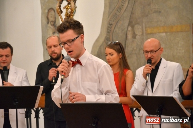 Zdjęcie w galerii na portalu naszraciborz.pl: 6na6='80+'90 - koncert w raciborskim Muzeum wiadomości z regionu