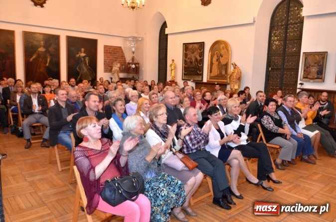 Zdjęcie w galerii na portalu naszraciborz.pl: 6na6='80+'90 - koncert w raciborskim Muzeum wiadomości z regionu