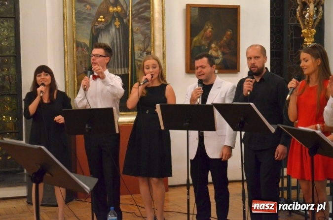 Zdjęcie w galerii na portalu naszraciborz.pl: 6na6='80+'90 - koncert w raciborskim Muzeum wiadomości z regionu