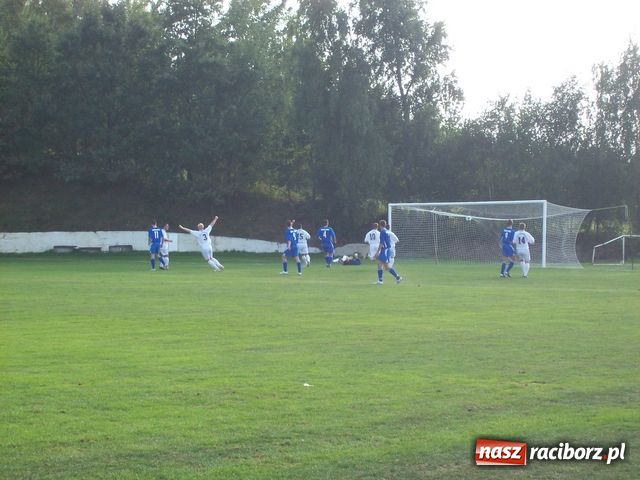 Zdjęcie w galerii na portalu naszraciborz.pl: Zawada - Krzanowice: Niewykorzystane sytuacje się mszczą wiadomości z regionu