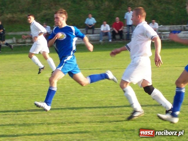 Zdjęcie w galerii na portalu naszraciborz.pl: Zawada - Krzanowice: Niewykorzystane sytuacje się mszczą wiadomości z regionu