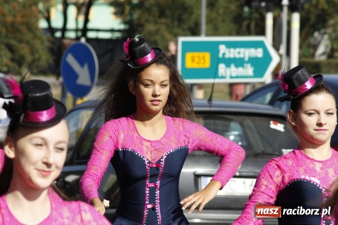 Zdjęcie w galerii na portalu naszraciborz.pl: Piękne amazonki na koniach, czyli Hubertus 2015 na polach na Ostrogu wiadomości z regionu