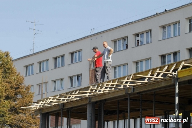 Zdjęcie w galerii na portalu naszraciborz.pl: Piękne amazonki na koniach, czyli Hubertus 2015 na polach na Ostrogu wiadomości z regionu