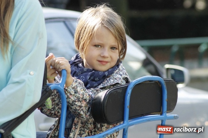 Zdjęcie w galerii na portalu naszraciborz.pl: Piękne amazonki na koniach, czyli Hubertus 2015 na polach na Ostrogu wiadomości z regionu