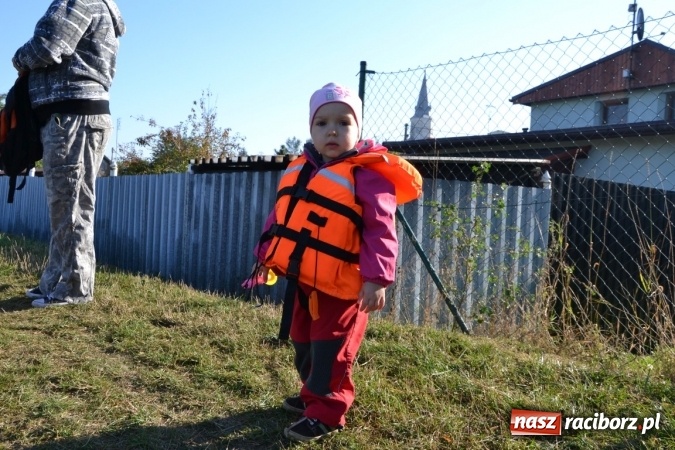 Zdjęcie w galerii na portalu naszraciborz.pl: Kajaki i pontony do hangarów, czyli finał wodniackiego sezonu na górnej Odrze wiadomości z regionu