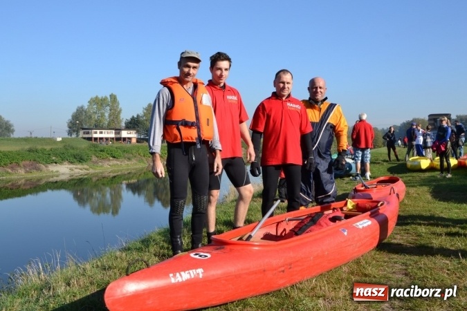 Zdjęcie w galerii na portalu naszraciborz.pl: Kajaki i pontony do hangarów, czyli finał wodniackiego sezonu na górnej Odrze wiadomości z regionu