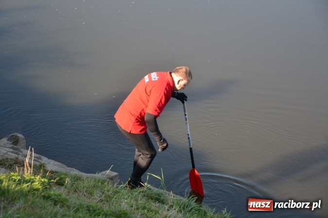 Zdjęcie w galerii na portalu naszraciborz.pl: Kajaki i pontony do hangarów, czyli finał wodniackiego sezonu na górnej Odrze wiadomości z regionu