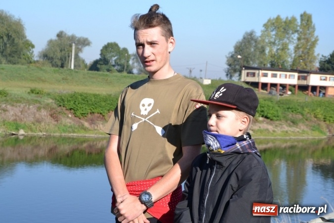 Zdjęcie w galerii na portalu naszraciborz.pl: Kajaki i pontony do hangarów, czyli finał wodniackiego sezonu na górnej Odrze wiadomości z regionu