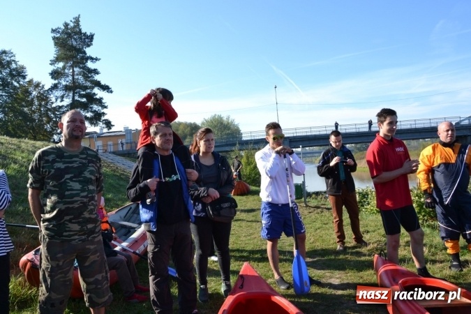 Zdjęcie w galerii na portalu naszraciborz.pl: Kajaki i pontony do hangarów, czyli finał wodniackiego sezonu na górnej Odrze wiadomości z regionu