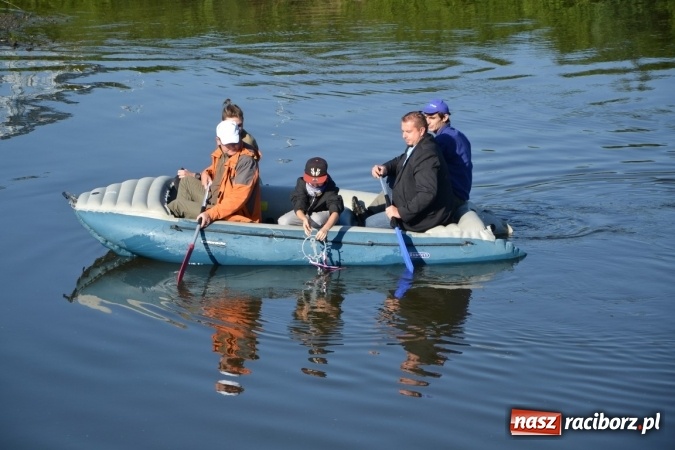 Zdjęcie w galerii na portalu naszraciborz.pl: Kajaki i pontony do hangarów, czyli finał wodniackiego sezonu na górnej Odrze wiadomości z regionu
