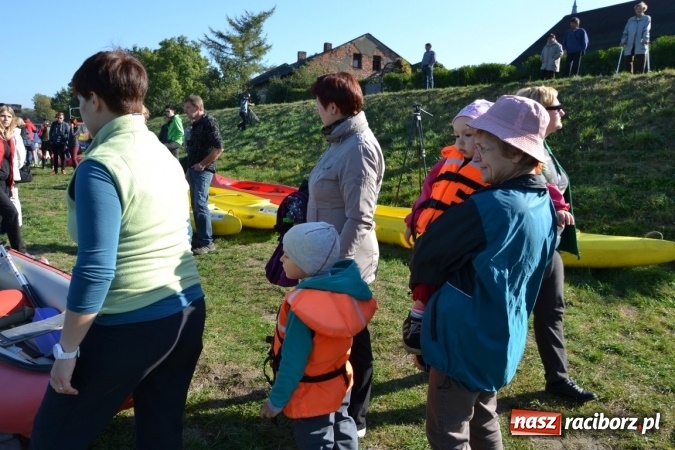Zdjęcie w galerii na portalu naszraciborz.pl: Kajaki i pontony do hangarów, czyli finał wodniackiego sezonu na górnej Odrze wiadomości z regionu