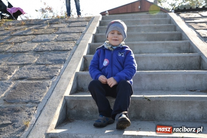 Zdjęcie w galerii na portalu naszraciborz.pl: Kajaki i pontony do hangarów, czyli finał wodniackiego sezonu na górnej Odrze wiadomości z regionu