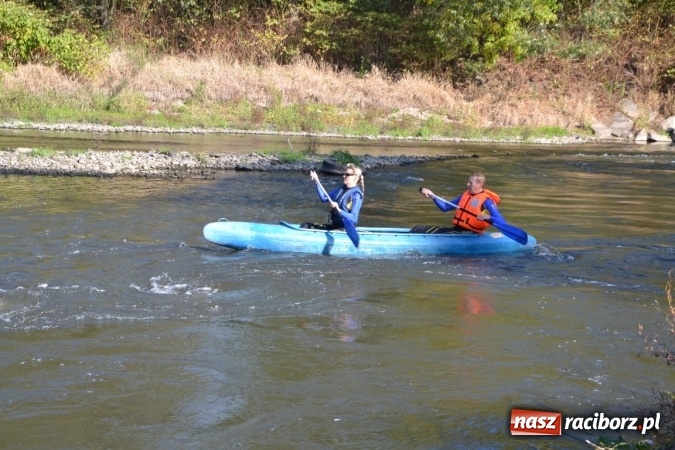 Zdjęcie w galerii na portalu naszraciborz.pl: Kajaki i pontony do hangarów, czyli finał wodniackiego sezonu na górnej Odrze wiadomości z regionu