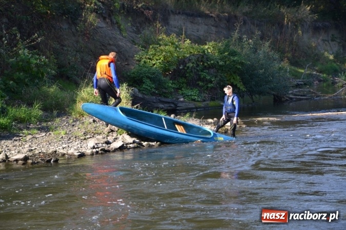 Zdjęcie w galerii na portalu naszraciborz.pl: Kajaki i pontony do hangarów, czyli finał wodniackiego sezonu na górnej Odrze wiadomości z regionu