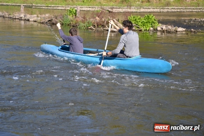 Zdjęcie w galerii na portalu naszraciborz.pl: Kajaki i pontony do hangarów, czyli finał wodniackiego sezonu na górnej Odrze wiadomości z regionu