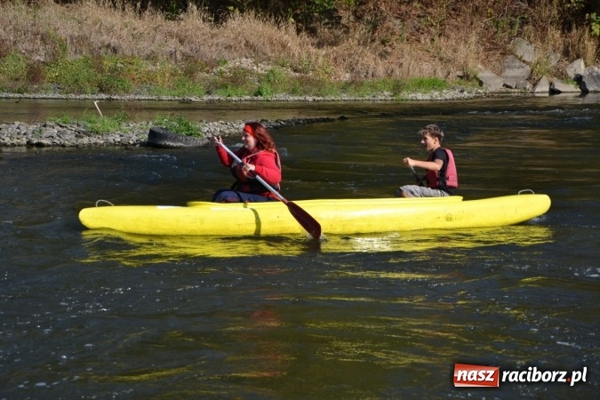 Zdjęcie w galerii na portalu naszraciborz.pl: Kajaki i pontony do hangarów, czyli finał wodniackiego sezonu na górnej Odrze wiadomości z regionu