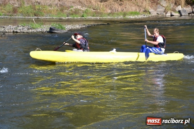 Zdjęcie w galerii na portalu naszraciborz.pl: Kajaki i pontony do hangarów, czyli finał wodniackiego sezonu na górnej Odrze wiadomości z regionu