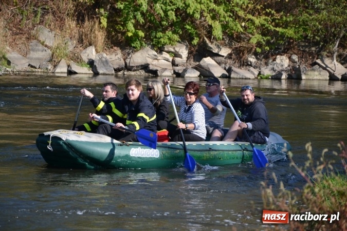 Zdjęcie w galerii na portalu naszraciborz.pl: Kajaki i pontony do hangarów, czyli finał wodniackiego sezonu na górnej Odrze wiadomości z regionu