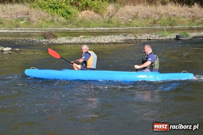Zdjęcie w galerii na portalu naszraciborz.pl: Kajaki i pontony do hangarów, czyli finał wodniackiego sezonu na górnej Odrze wiadomości z regionu