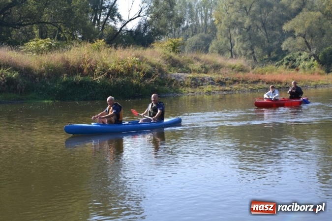 Zdjęcie w galerii na portalu naszraciborz.pl: Kajaki i pontony do hangarów, czyli finał wodniackiego sezonu na górnej Odrze wiadomości z regionu