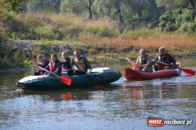 Zdjęcie w galerii na portalu naszraciborz.pl: Kajaki i pontony do hangarów, czyli finał wodniackiego sezonu na górnej Odrze wiadomości z regionu