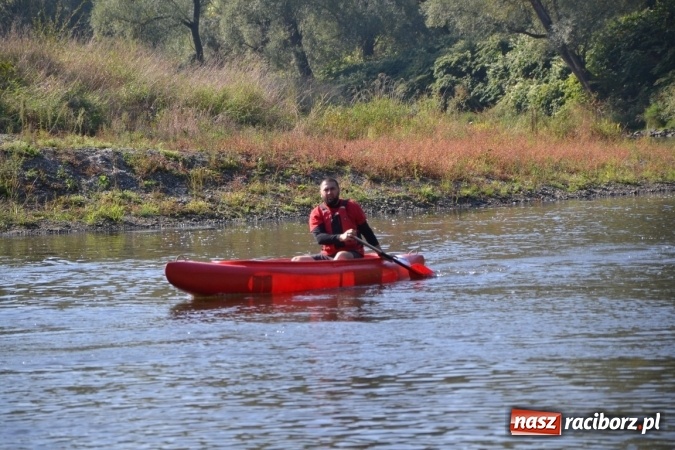 Zdjęcie w galerii na portalu naszraciborz.pl: Kajaki i pontony do hangarów, czyli finał wodniackiego sezonu na górnej Odrze wiadomości z regionu