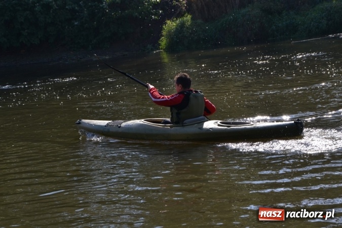 Zdjęcie w galerii na portalu naszraciborz.pl: Kajaki i pontony do hangarów, czyli finał wodniackiego sezonu na górnej Odrze wiadomości z regionu
