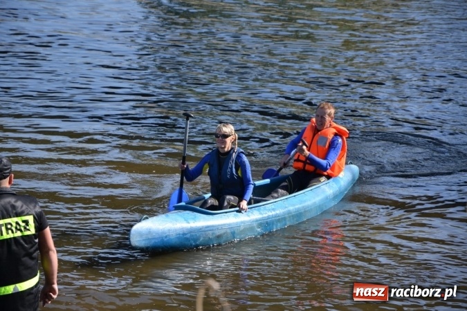 Zdjęcie w galerii na portalu naszraciborz.pl: Kajaki i pontony do hangarów, czyli finał wodniackiego sezonu na górnej Odrze wiadomości z regionu