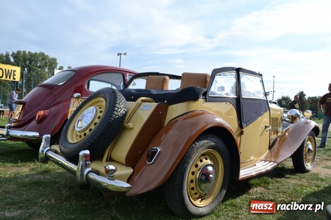 Zdjęcie w galerii na portalu naszraciborz.pl: Oldtimery z całego regionu zjechały dziś do Zabełkowa wiadomości z regionu