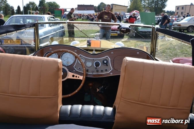 Zdjęcie w galerii na portalu naszraciborz.pl: Oldtimery z całego regionu zjechały dziś do Zabełkowa wiadomości z regionu