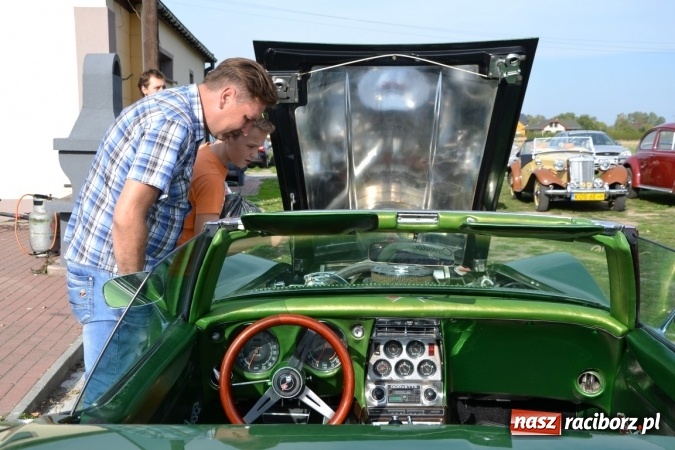 Zdjęcie w galerii na portalu naszraciborz.pl: Oldtimery z całego regionu zjechały dziś do Zabełkowa wiadomości z regionu
