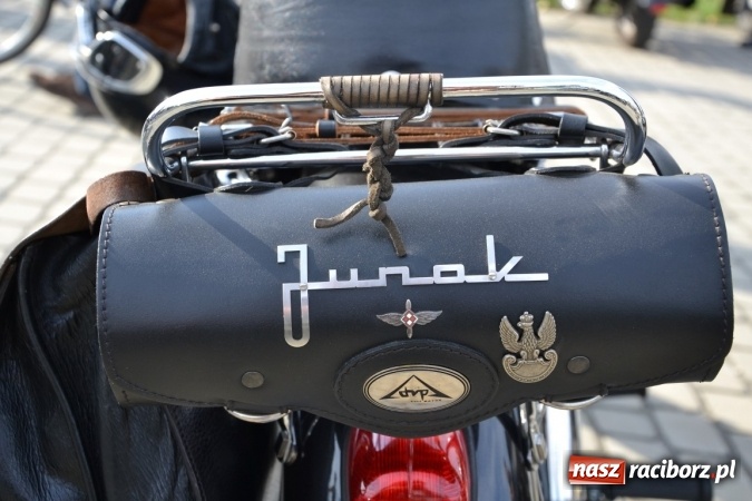 Zdjęcie w galerii na portalu naszraciborz.pl: Oldtimery z całego regionu zjechały dziś do Zabełkowa wiadomości z regionu