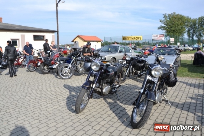 Zdjęcie w galerii na portalu naszraciborz.pl: Oldtimery z całego regionu zjechały dziś do Zabełkowa wiadomości z regionu