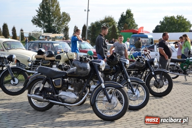 Zdjęcie w galerii na portalu naszraciborz.pl: Oldtimery z całego regionu zjechały dziś do Zabełkowa wiadomości z regionu