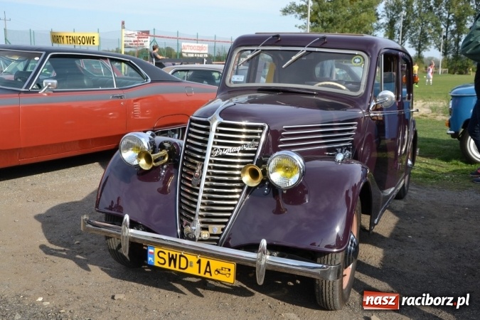 Zdjęcie w galerii na portalu naszraciborz.pl: Oldtimery z całego regionu zjechały dziś do Zabełkowa wiadomości z regionu