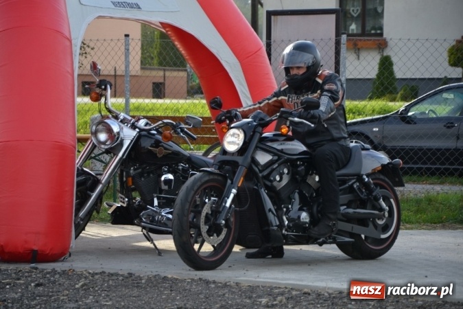 Zdjęcie w galerii na portalu naszraciborz.pl: Oldtimery z całego regionu zjechały dziś do Zabełkowa wiadomości z regionu