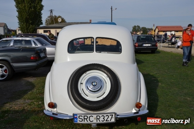 Zdjęcie w galerii na portalu naszraciborz.pl: Oldtimery z całego regionu zjechały dziś do Zabełkowa wiadomości z regionu