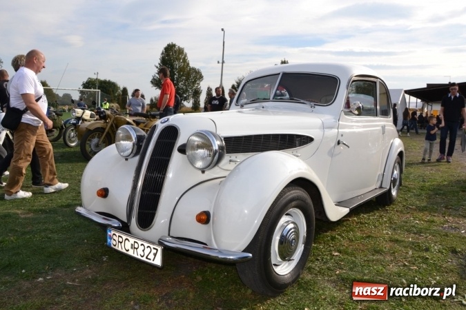 Zdjęcie w galerii na portalu naszraciborz.pl: Oldtimery z całego regionu zjechały dziś do Zabełkowa wiadomości z regionu