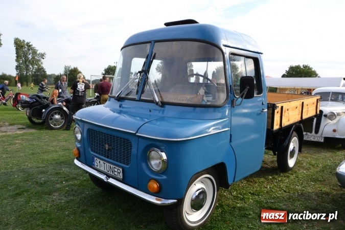 Zdjęcie w galerii na portalu naszraciborz.pl: Oldtimery z całego regionu zjechały dziś do Zabełkowa wiadomości z regionu