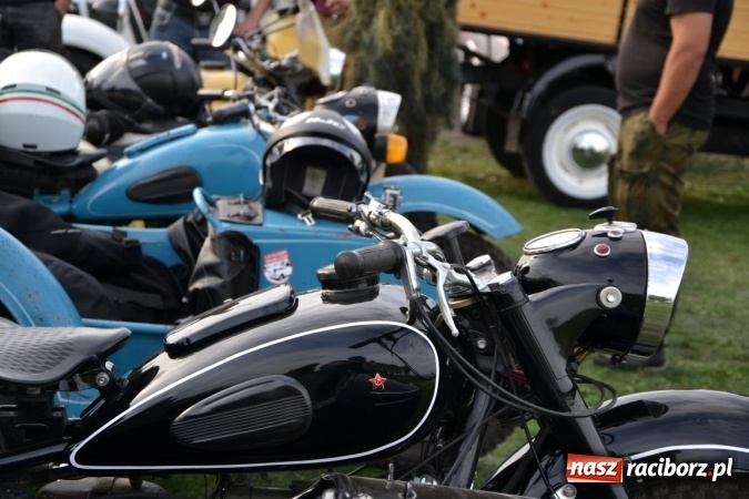 Zdjęcie w galerii na portalu naszraciborz.pl: Oldtimery z całego regionu zjechały dziś do Zabełkowa wiadomości z regionu