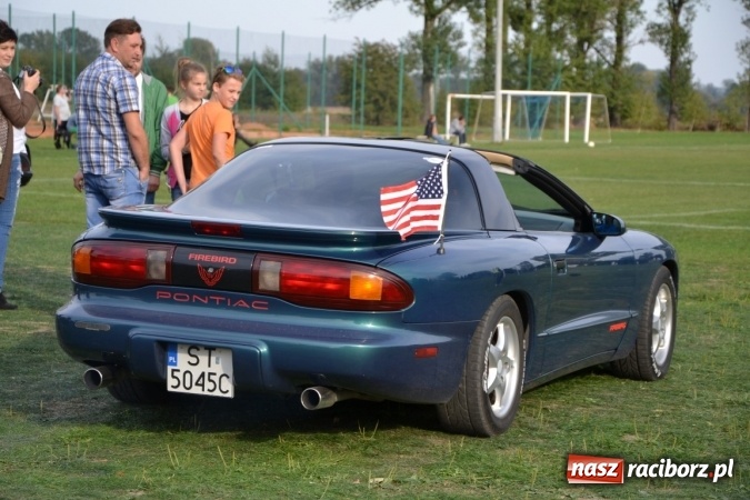 Zdjęcie w galerii na portalu naszraciborz.pl: Oldtimery z całego regionu zjechały dziś do Zabełkowa wiadomości z regionu