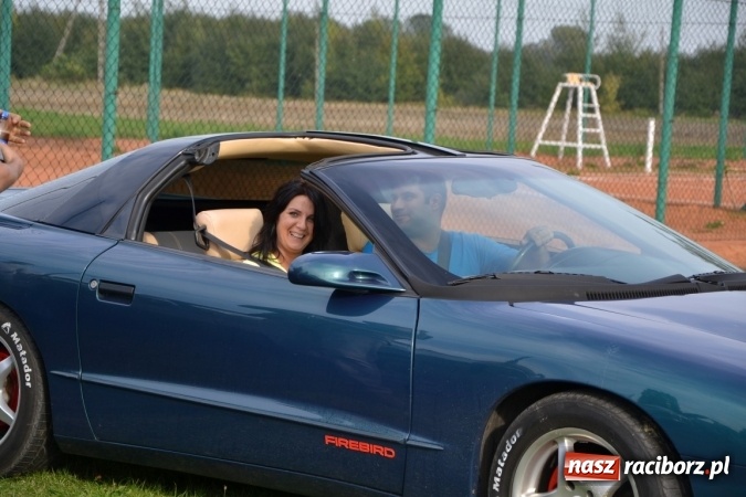 Zdjęcie w galerii na portalu naszraciborz.pl: Oldtimery z całego regionu zjechały dziś do Zabełkowa wiadomości z regionu