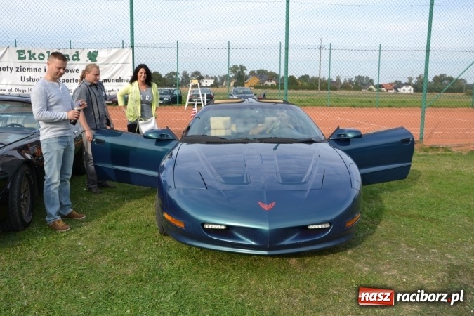 Zdjęcie w galerii na portalu naszraciborz.pl: Oldtimery z całego regionu zjechały dziś do Zabełkowa wiadomości z regionu