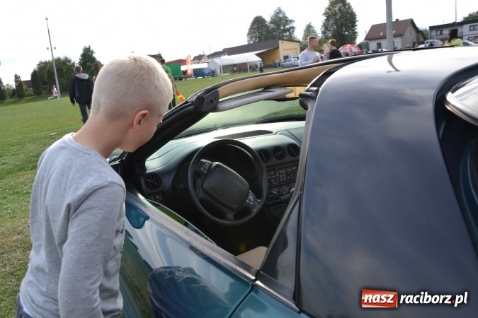 Zdjęcie w galerii na portalu naszraciborz.pl: Oldtimery z całego regionu zjechały dziś do Zabełkowa wiadomości z regionu
