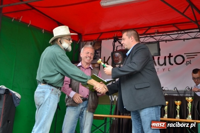 Zdjęcie w galerii na portalu naszraciborz.pl: Oldtimery z całego regionu zjechały dziś do Zabełkowa wiadomości z regionu
