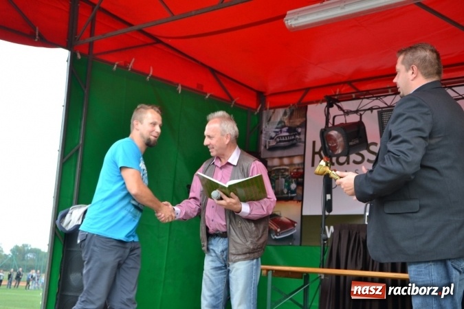 Zdjęcie w galerii na portalu naszraciborz.pl: Oldtimery z całego regionu zjechały dziś do Zabełkowa wiadomości z regionu