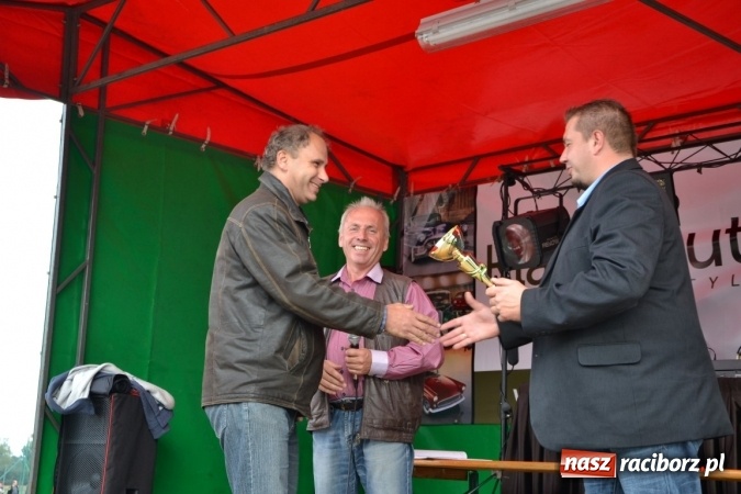 Zdjęcie w galerii na portalu naszraciborz.pl: Oldtimery z całego regionu zjechały dziś do Zabełkowa wiadomości z regionu