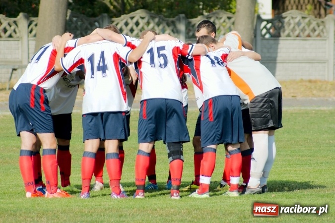 Zdjęcie w galerii na portalu naszraciborz.pl: Stałe fragmenty gry zabójczą bronią Tworkowa. Cyprzanów bez punktów w starciu z liderem wiadomości z regionu