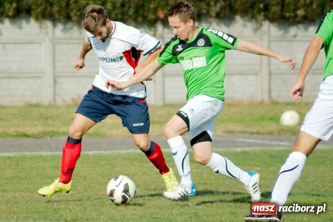 Zdjęcie w galerii na portalu naszraciborz.pl: Stałe fragmenty gry zabójczą bronią Tworkowa. Cyprzanów bez punktów w starciu z liderem wiadomości z regionu