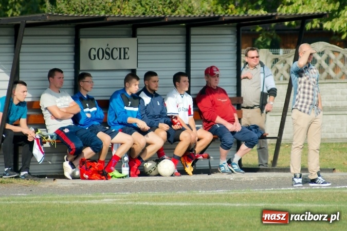 Zdjęcie w galerii na portalu naszraciborz.pl: Stałe fragmenty gry zabójczą bronią Tworkowa. Cyprzanów bez punktów w starciu z liderem wiadomości z regionu